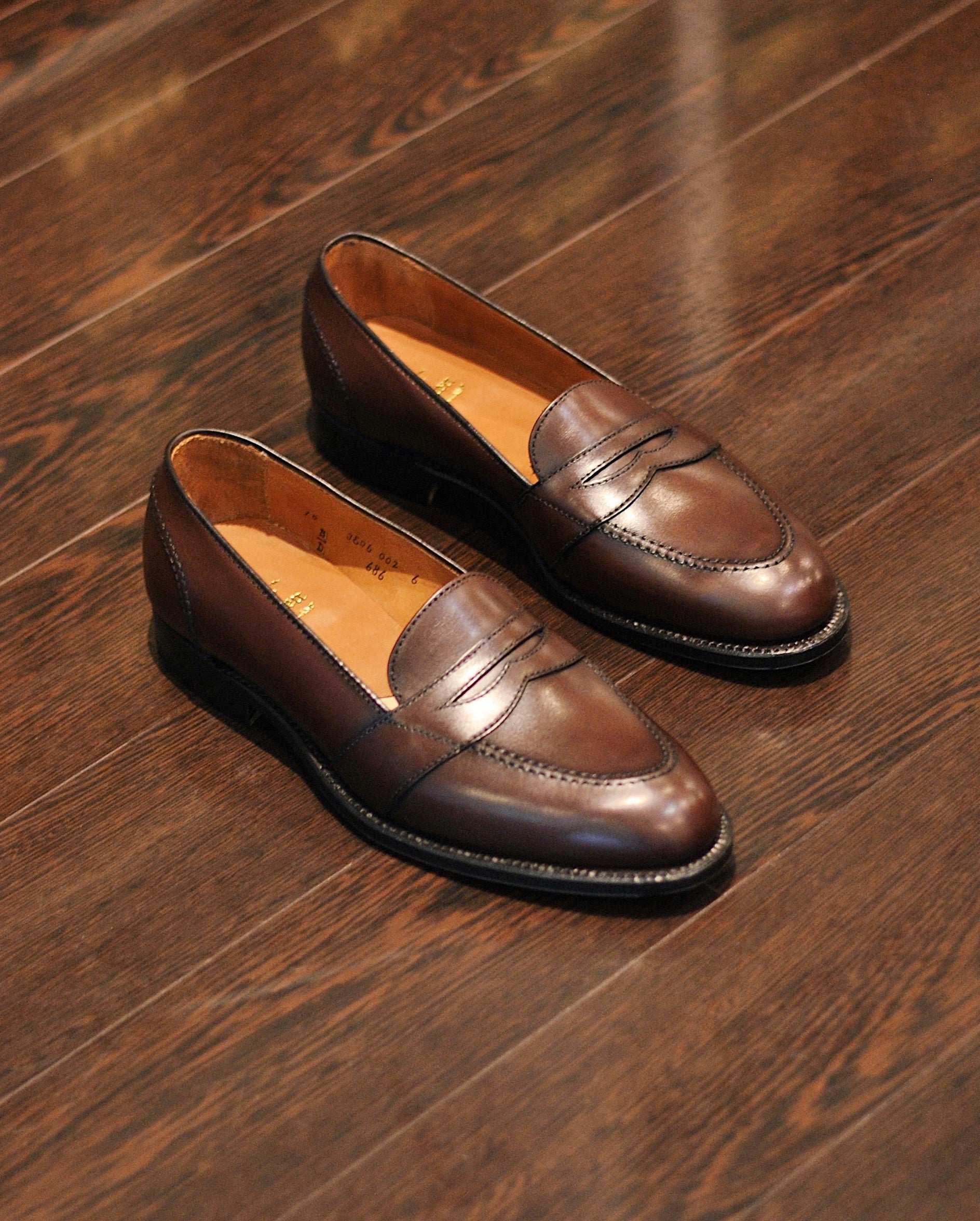 686 Full Strap Penny Loafer in Dark Brown Calfskin, Aberdeen Last