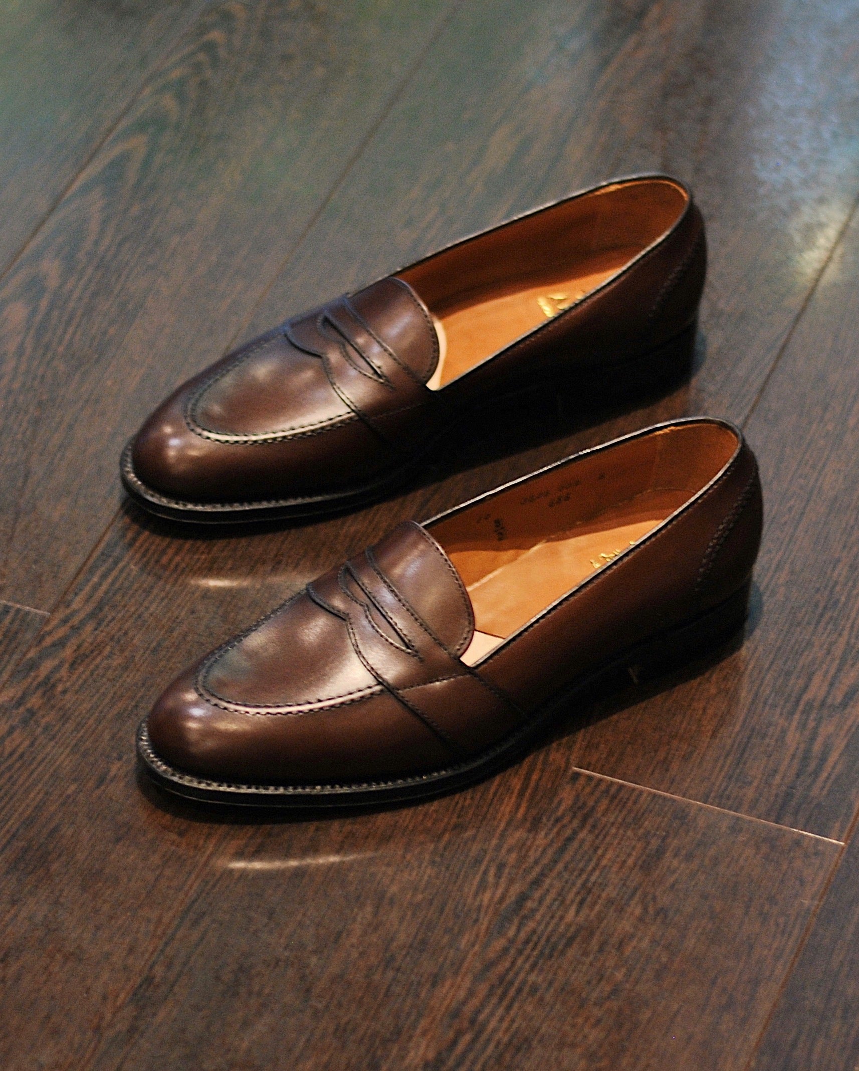 686 Full Strap Penny Loafer in Dark Brown Calfskin, Aberdeen Last