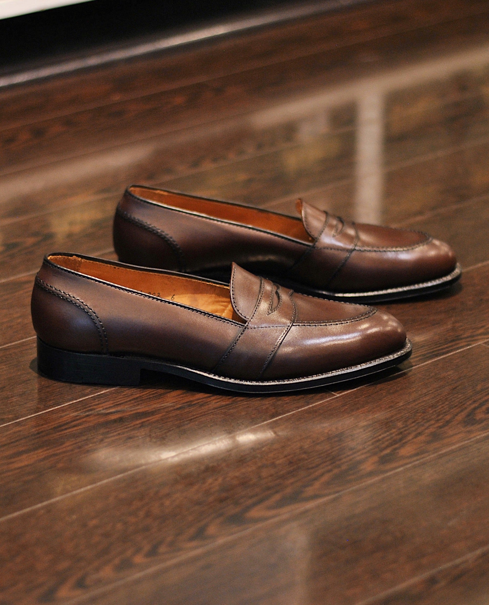 686 Full Strap Penny Loafer in Dark Brown Calfskin, Aberdeen Last