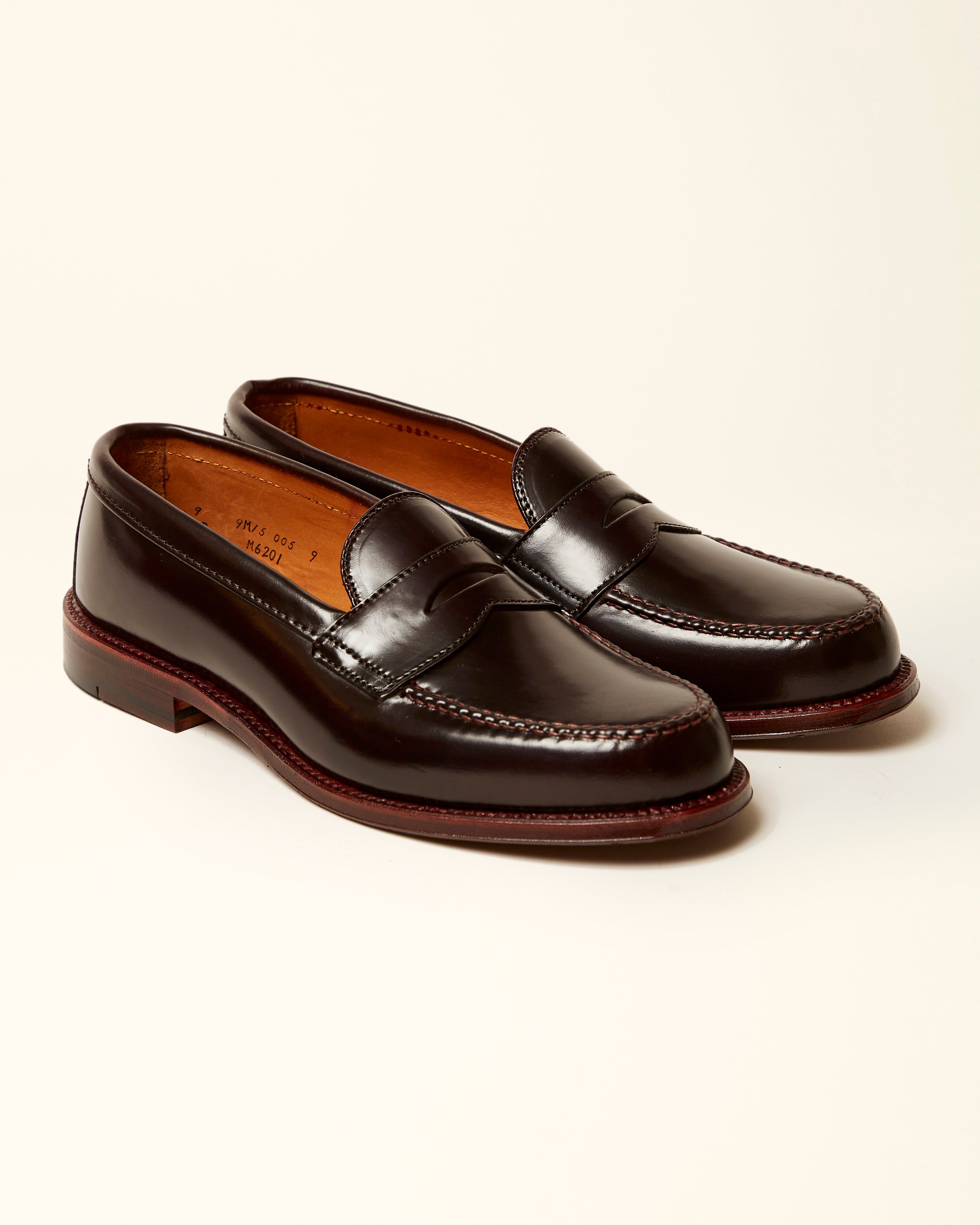 "University" 986A Leisure Handsewn Loafer in Color 8 Shell Cordovan, Van Loafer