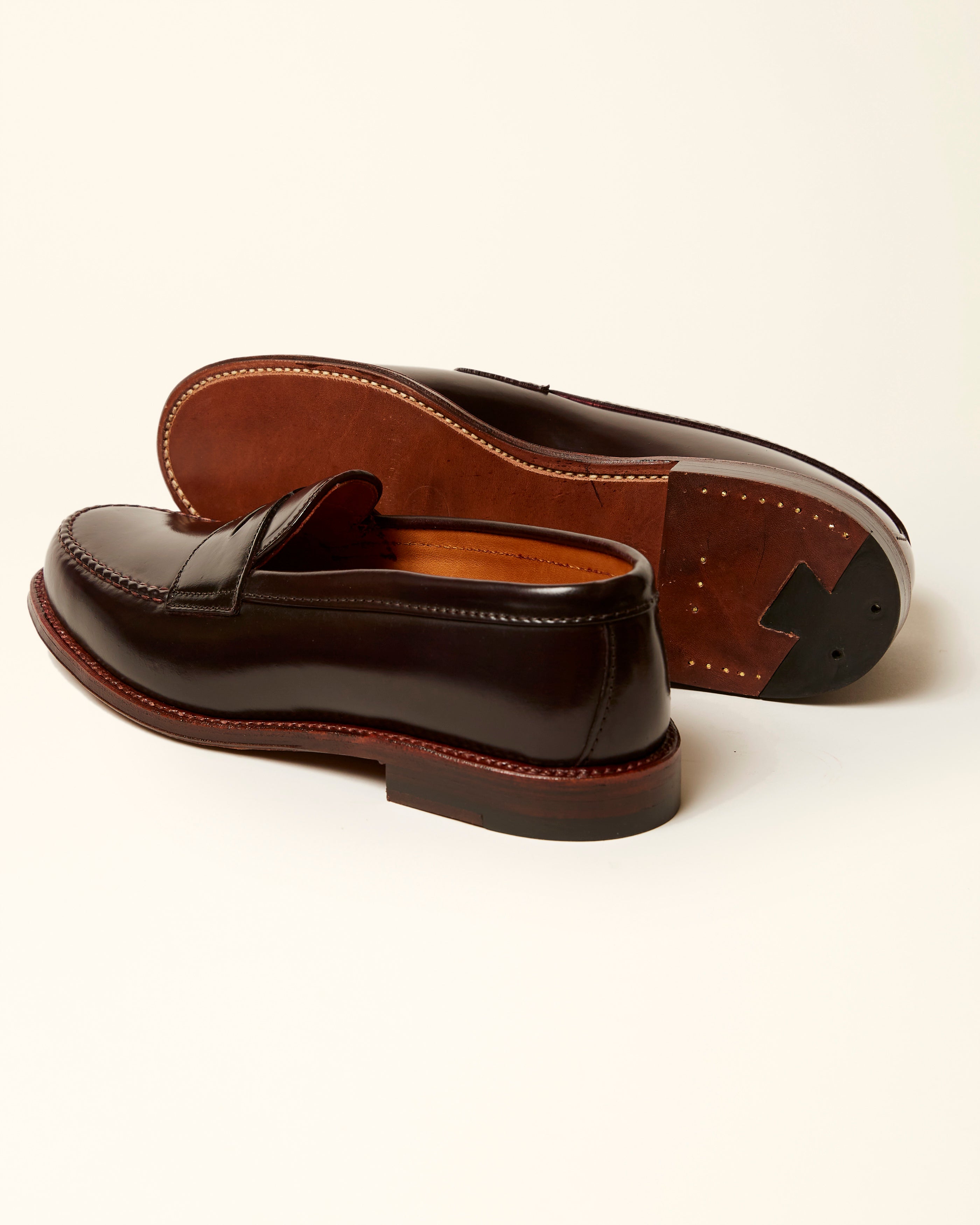 "University" 986A Leisure Handsewn Loafer in Color 8 Shell Cordovan, Van Loafer