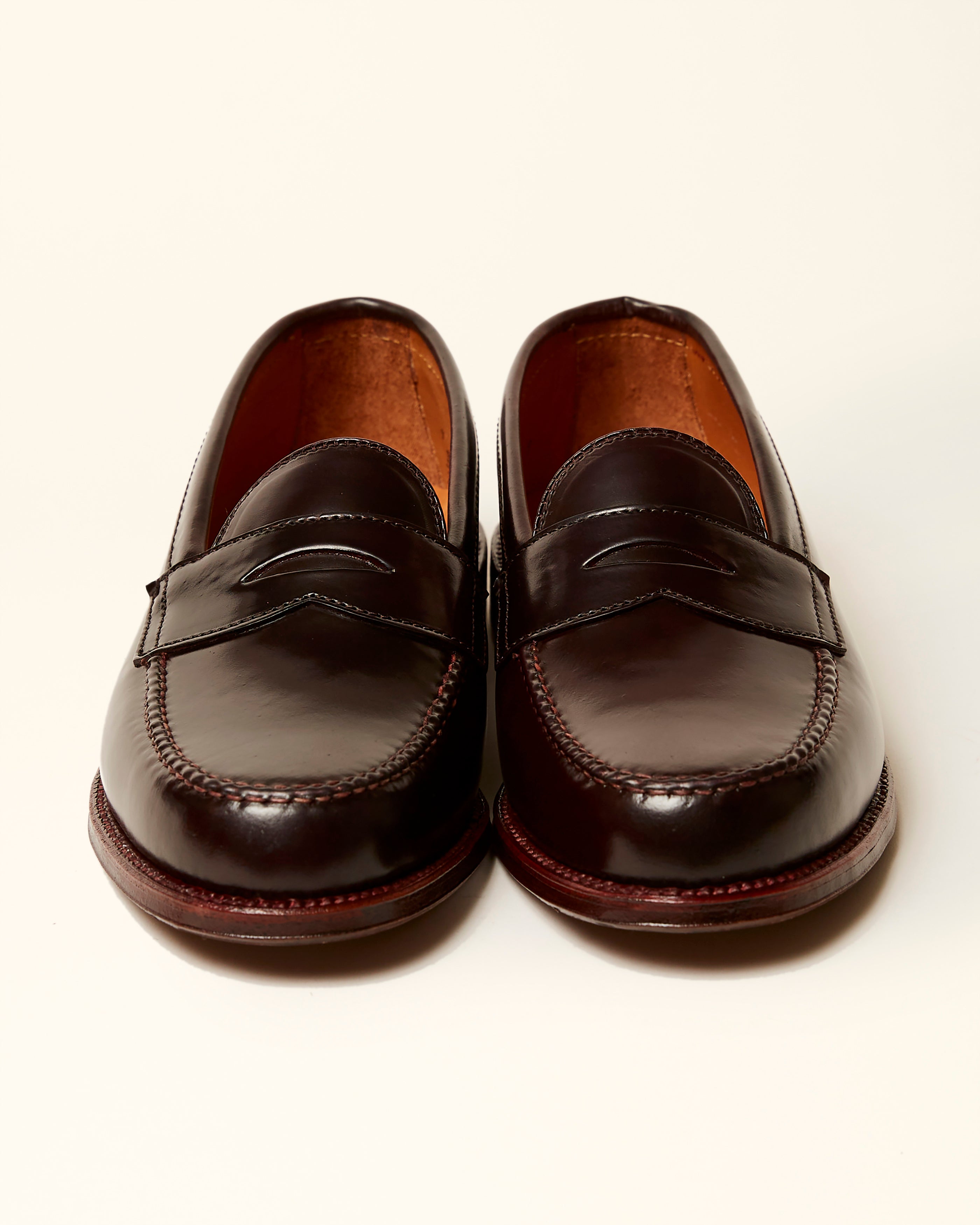 "University" 986A Leisure Handsewn Loafer in Color 8 Shell Cordovan, Van Loafer
