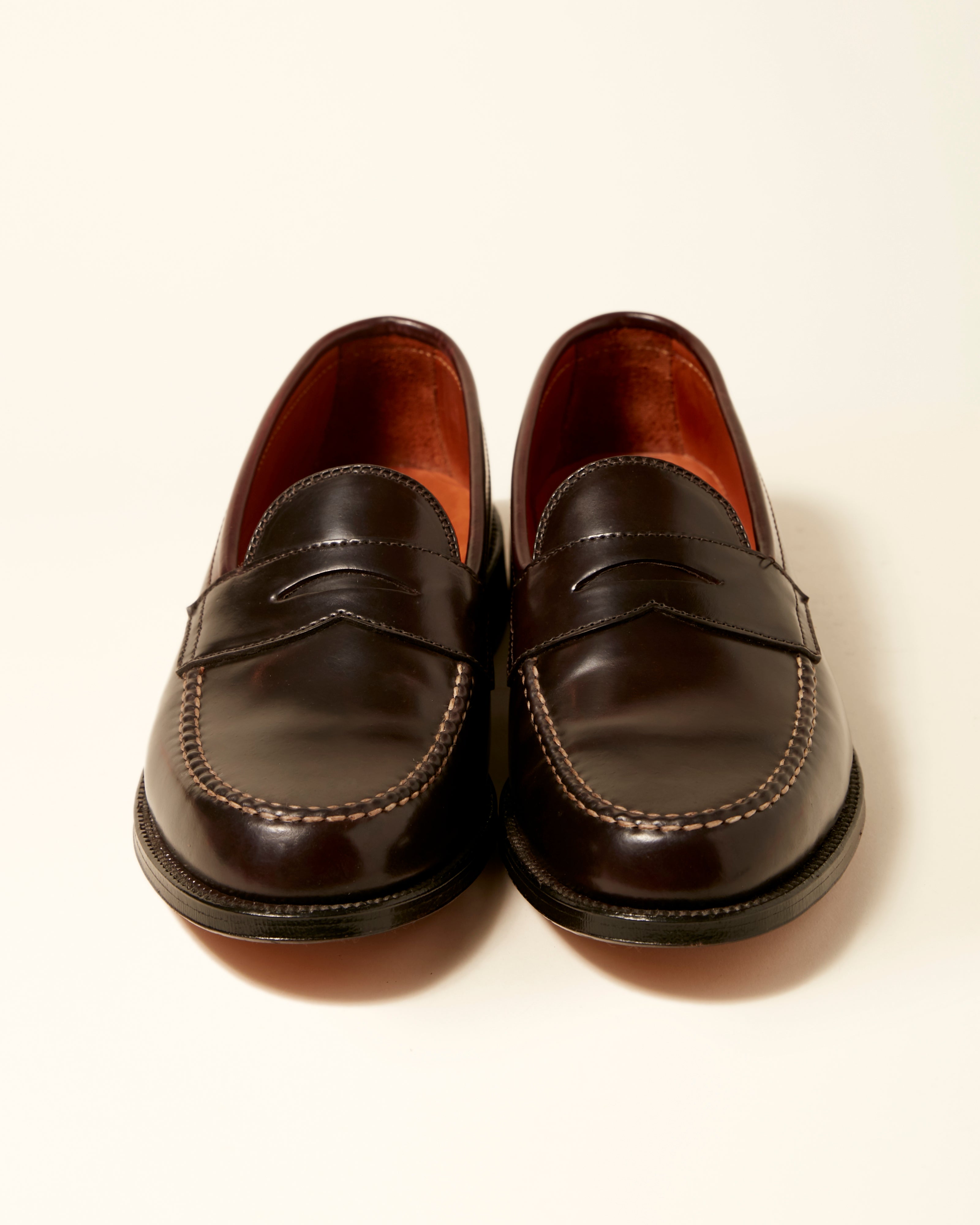 986 Leisure Handsewn Loafer in Color 8 Shell Cordovan, Van Last